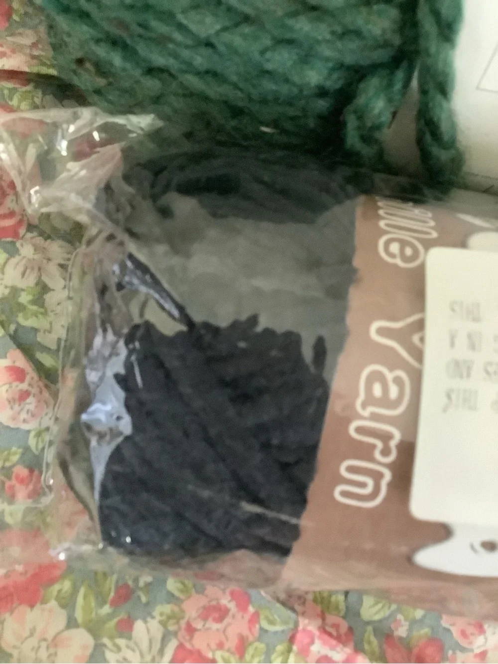 Yarn Lot - Bernat Blanket Sparkle/Wool Ease/ Chenille Skien